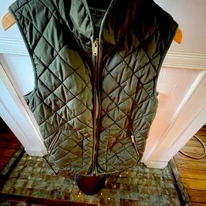 Old Navy Puffer Vest Size L